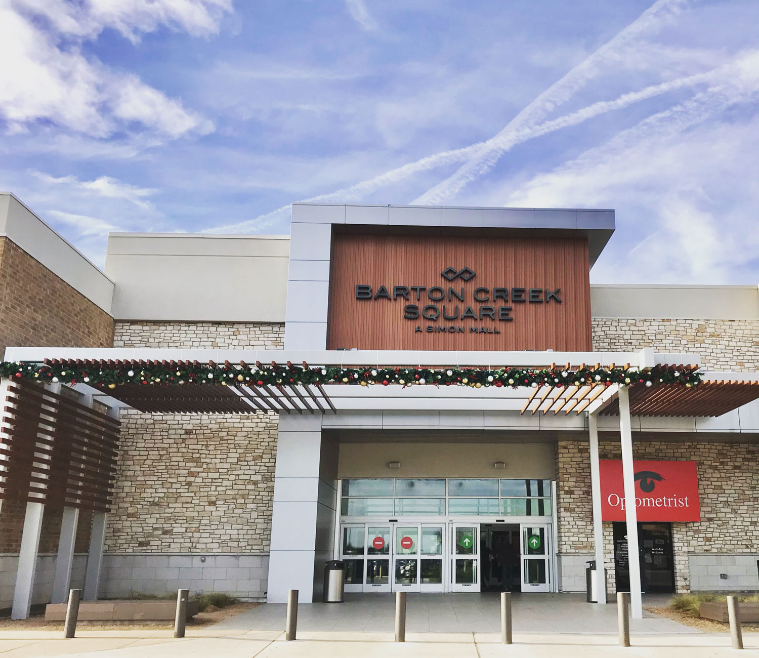 a picture of the barton creek mall in austin texas.