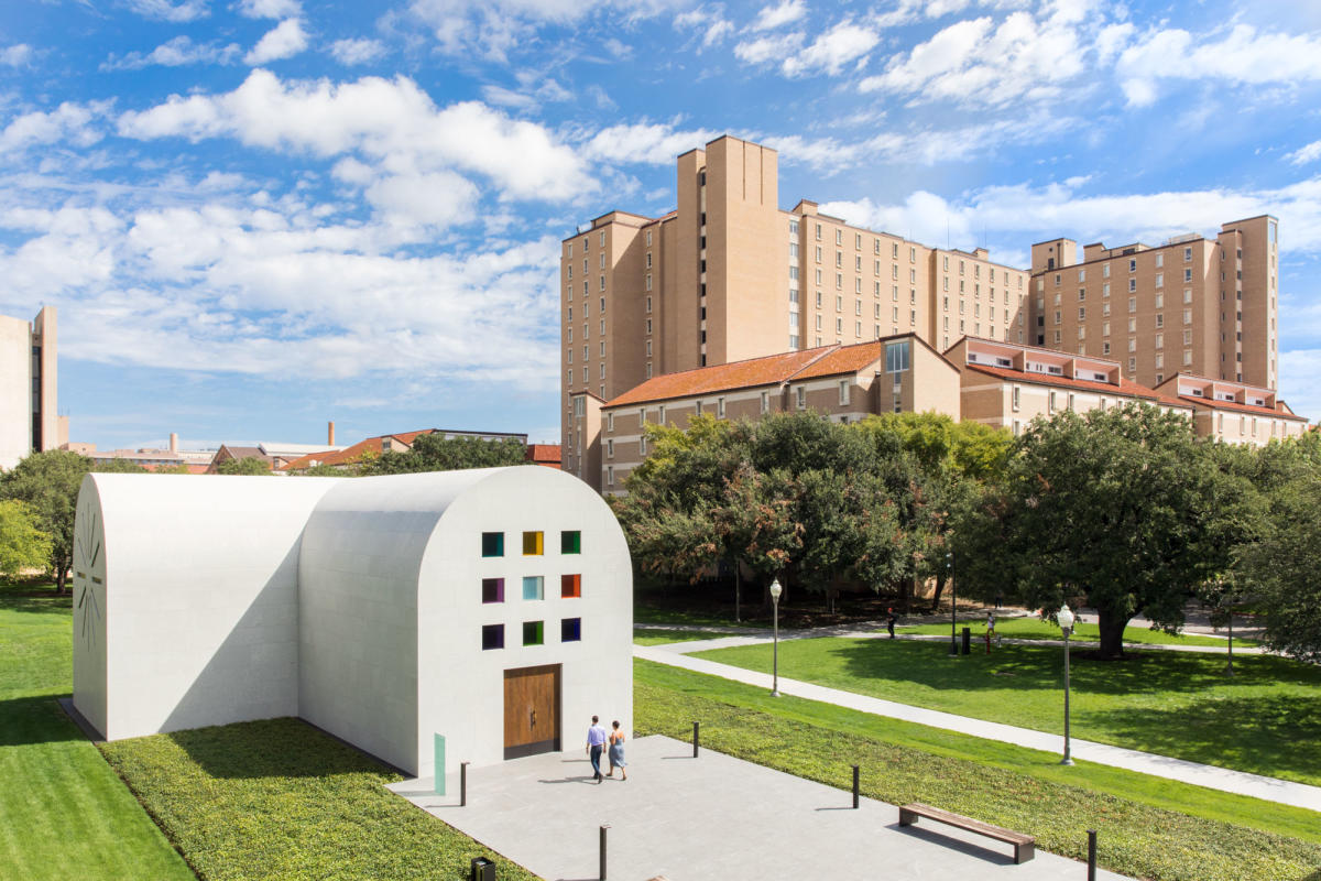 a picture of the blanton museum of art in austin texas.