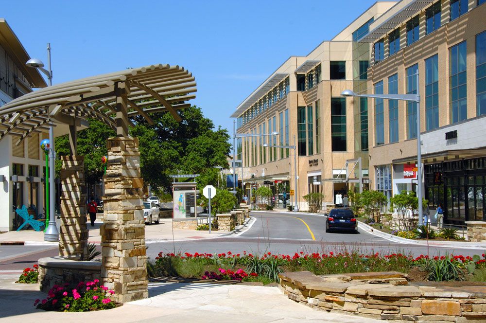 a picture of the domain shopping center in austin texas.