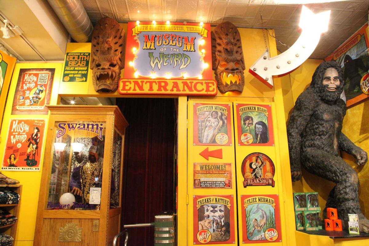 a picture of the museum of the weird in austin texas.